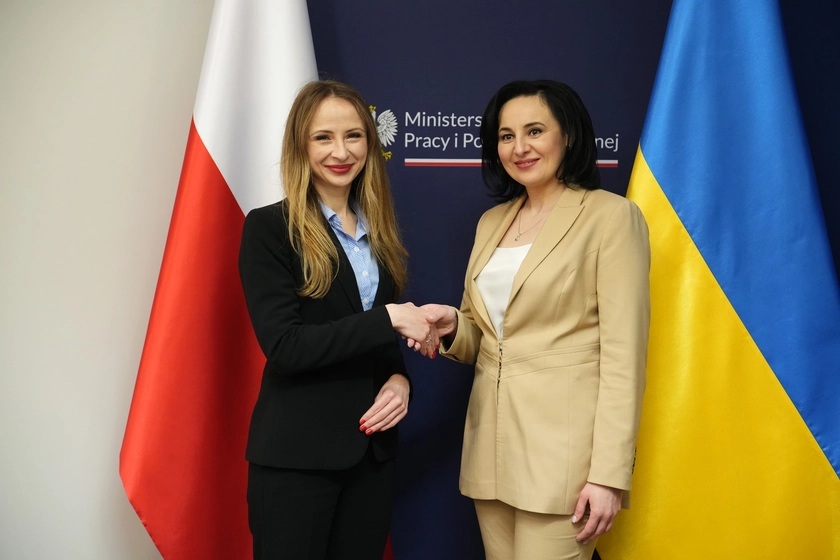 Україна та Польща шукатимуть українські родини для евакуйованих через війну дітей з інтернатів