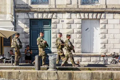 У Франції заблокували фейковий сайт із «запрошенням» на війну в Україні