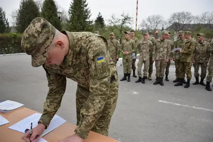 В Україні обмежено придатні до військової служби мають повторно пройти ВЛК