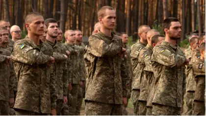 Ukraine Lowers Army Mobilization Age From 27 to 25