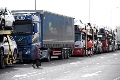 Польські фермери продовжують блокувати рух вантажівок на трьох пунктах пропуску