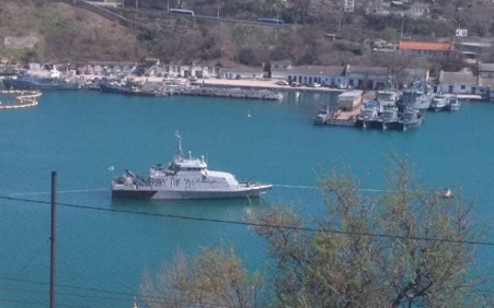 Partisans Detect Russian Navy Special Purpose Boat in Sevastopol Bay
