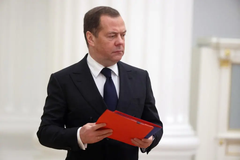 Medvedev Arrives in Tehran for Supreme Leader Ali Khamenei’s Funeral