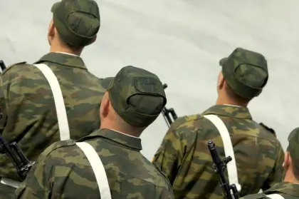 У РФ планують набрати до армії 400 тисяч контрактників у 2024 році