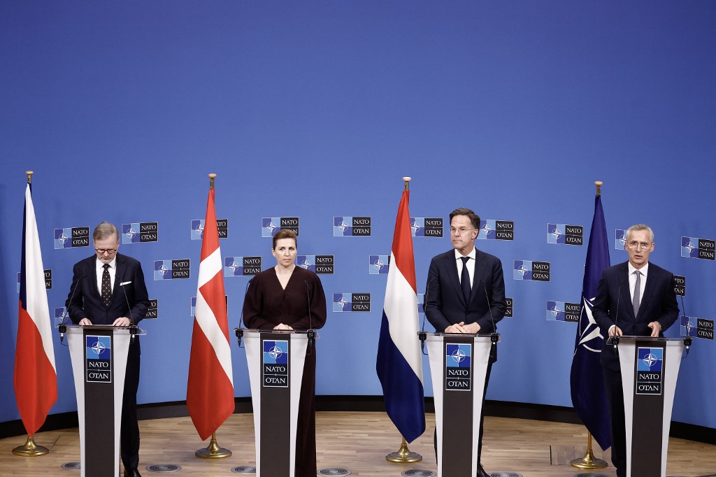 Denmark, Czechia, the Netherlands Look to Support Air Defense for Ukraine