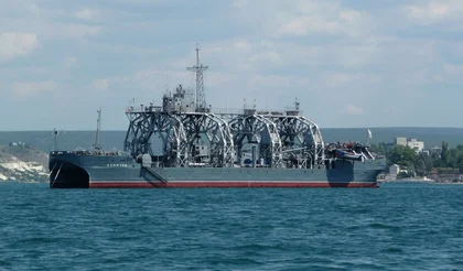 У Криму уразили російський корабель «Коммуна»