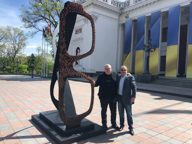 Seeing Love and Resurrection During Wartime: Mikhail Reva Unveils His New Sculpture in Odesa - Vimarsana News