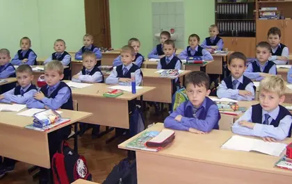 Окупанти посилюють тиск на дітей та молодь в Луганській області