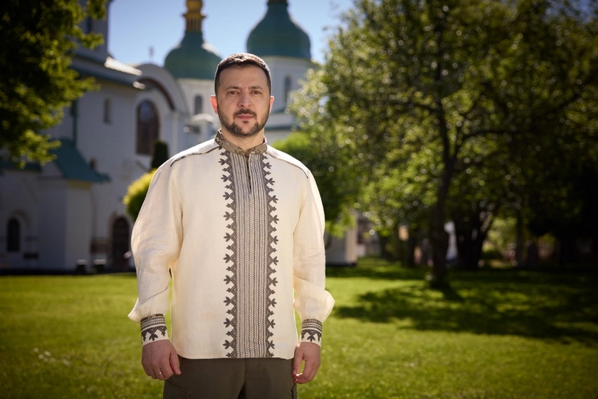 Життя точно переможе смерть: Президент у Великодньому зверненні