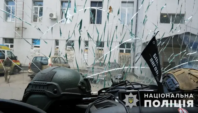 Росіяни вдарили по поліцейських під час евакуації поранених з Красногорівки