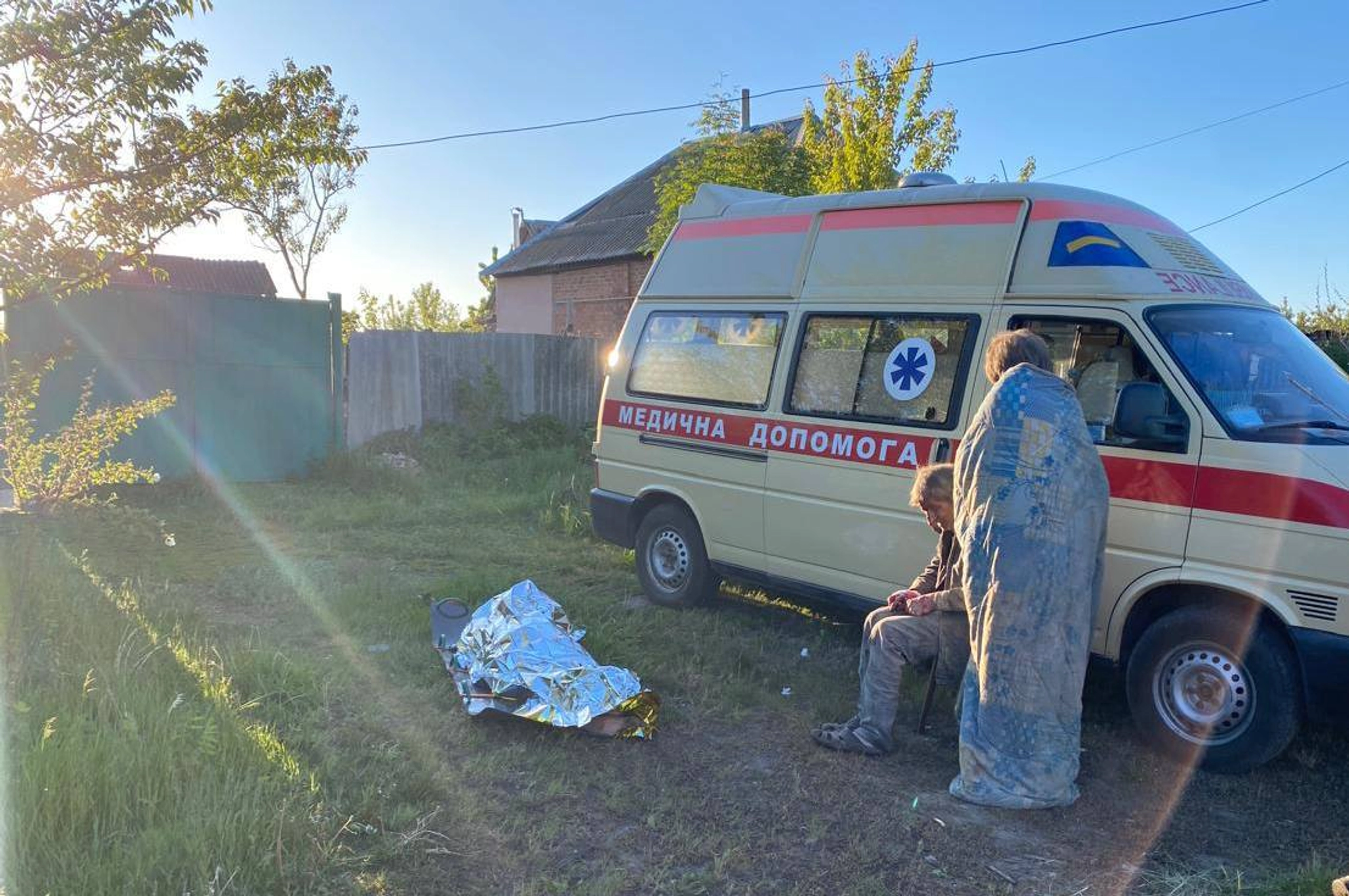Росіяни вдарили по Вовчанську: під завалами опинилася родина