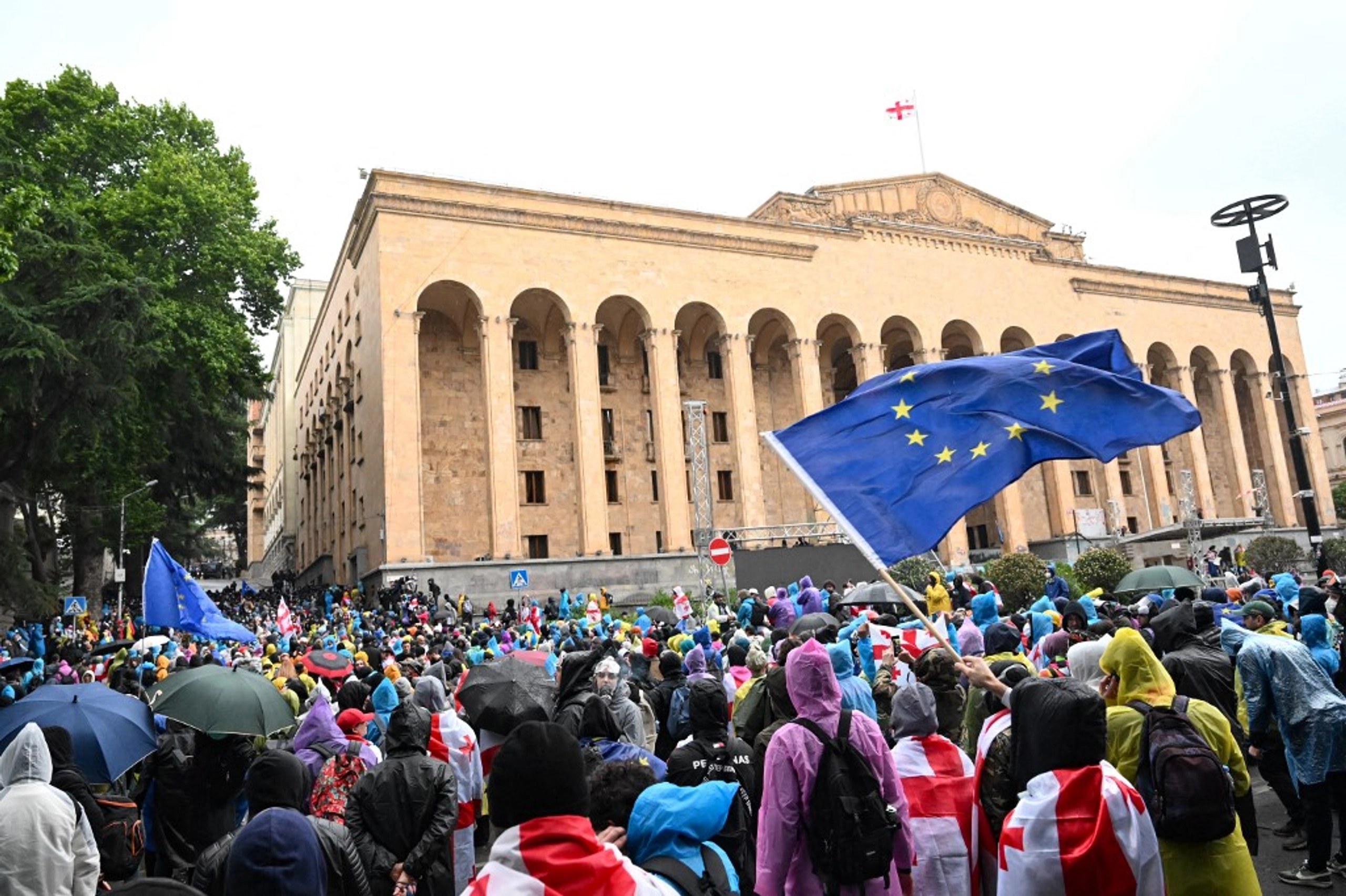 Парламент Грузії остаточно ухвалив скандальний закон про "іноагентів"