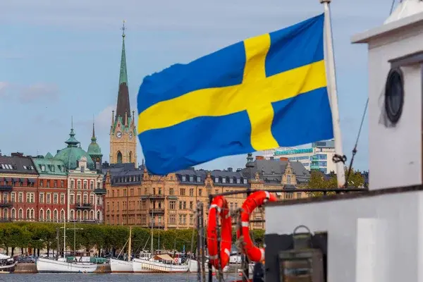Уряд Швеції готовий розглянути відправку своїх військових до України