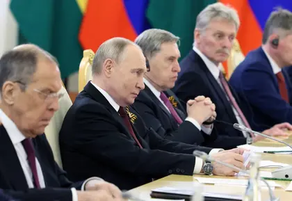 Перестановки фігур на шахівниці Путіна означають, що війна може тривати ще довго