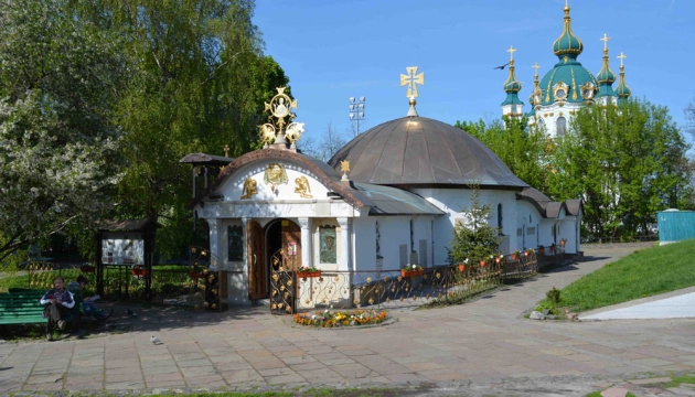 На місці демонтованої каплички-МАфу УПЦ МП проведуть археологічні розкопки