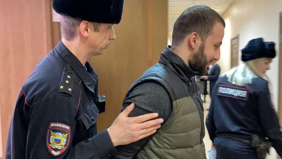 Russian Jailed for 25 Years Over Army Office Arson Bid - Vimarsana News