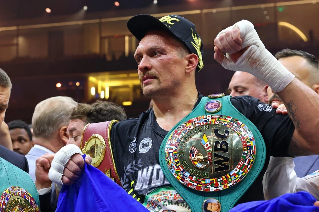 'Ukrainians Hit Hard!' - Zelensky Praises Usyk's Heavyweight Triumph