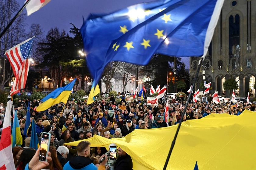 EU Sends $4.7 Billion to Ukraine on Independence Day