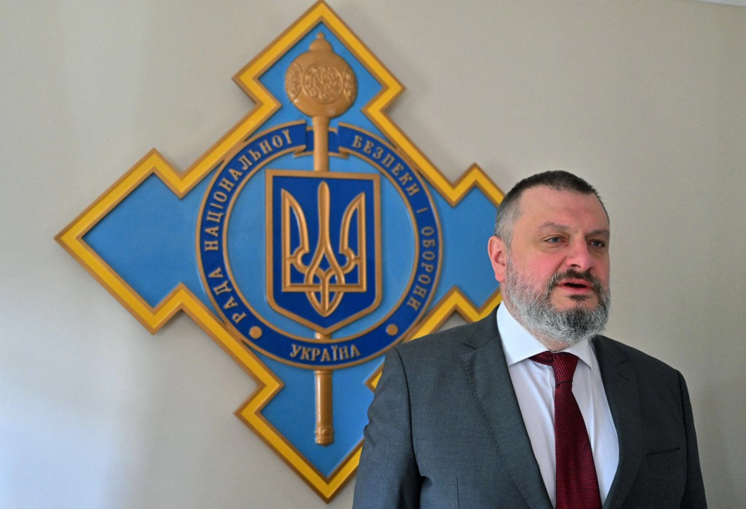 Удари по території РФ допомогли б завадити подальшому наступу Росії