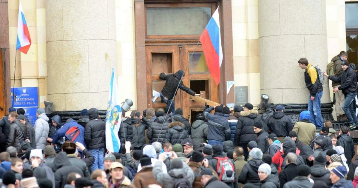 10 років «русской весны»: чому російська гібридна агресія не мала успіху в Харкові та Одесі, але мала в Донецьку