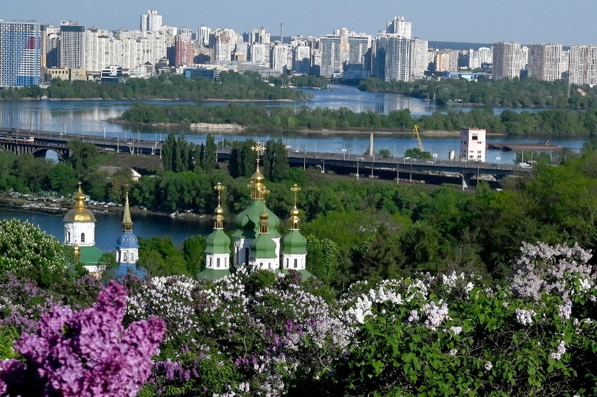 Понад 15 століть величі: як Київ відзначає День міста на тлі війни?