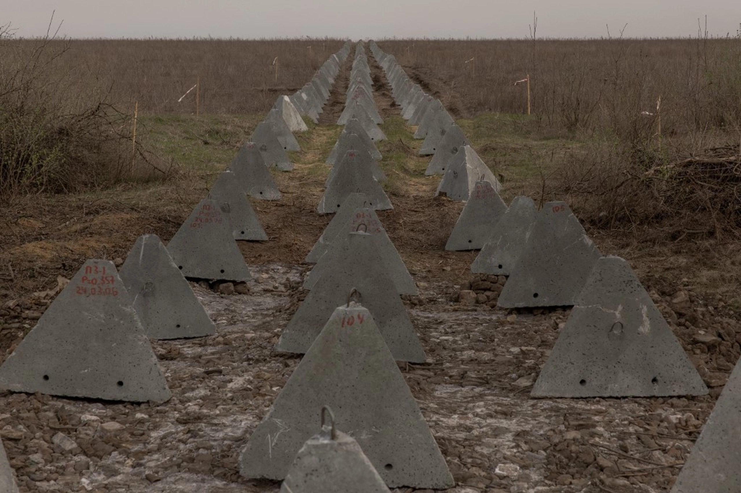 Лінії оборони - це мистецтво військових інженерів, а не "творчість" аматорів