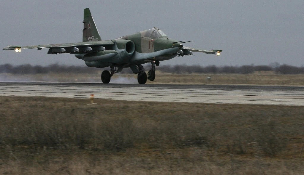 Ukrainian Forces Down Another Russian Su-25 in Donetsk Region