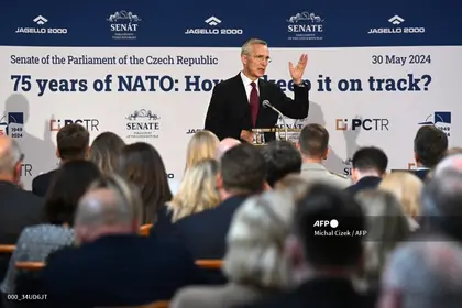 Столтенберг: НАТО має змінити підходи до обмежень у застосуванні зброї Україною