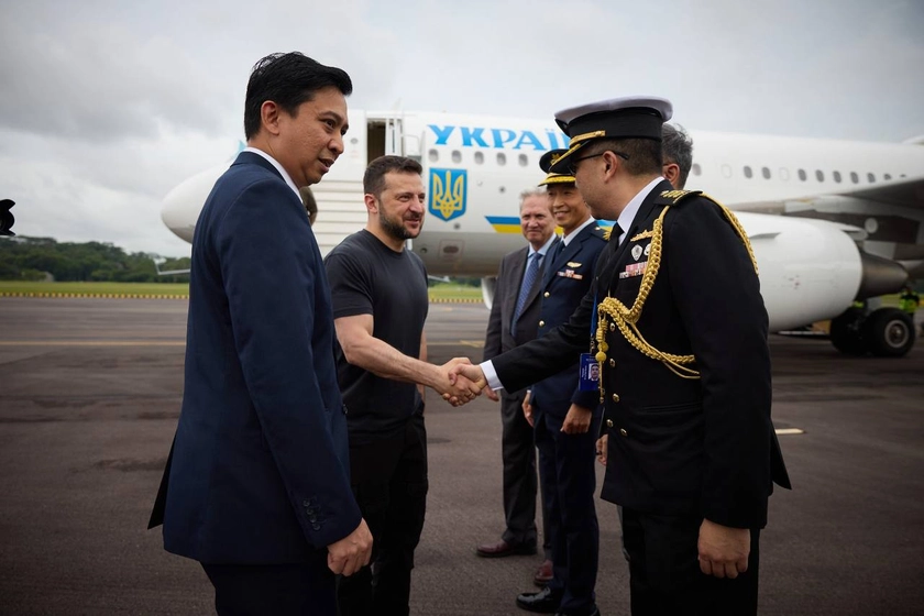 Zelensky Arrives at Singapore Security Forum