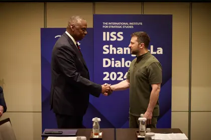 Zelensky Hails 'Very Good' Meeting with US Defense Secretary Austin in Singapore