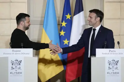 Macron to Meet Zelensky in Paris on Friday