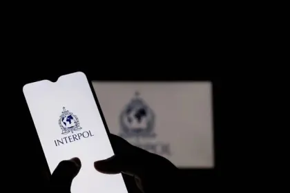 У Молдові затримали чиновників, які допомагали злочинцям уникнути Інтерполу