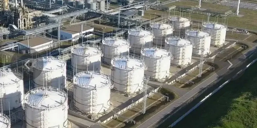 Ukraine Hits Largest Petroleum Plant in Russia's South and Oil Depot in Belgorod Region