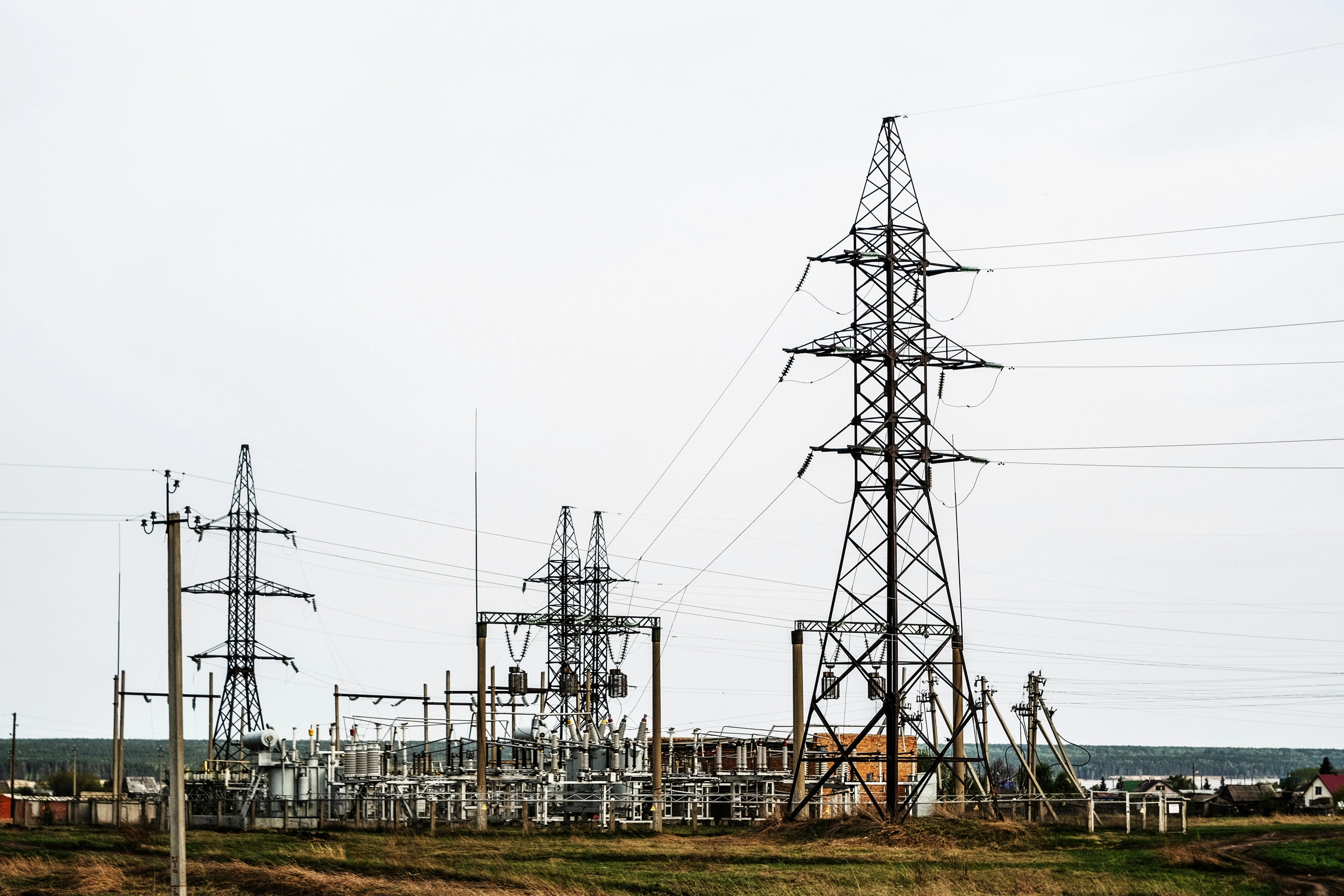 Ukraine Prolongs Outages After Power Plant Strikes