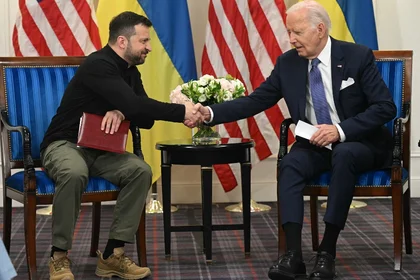 Biden Announces $225 mn in New Aid For Ukraine at Paris Talks With Zelensky