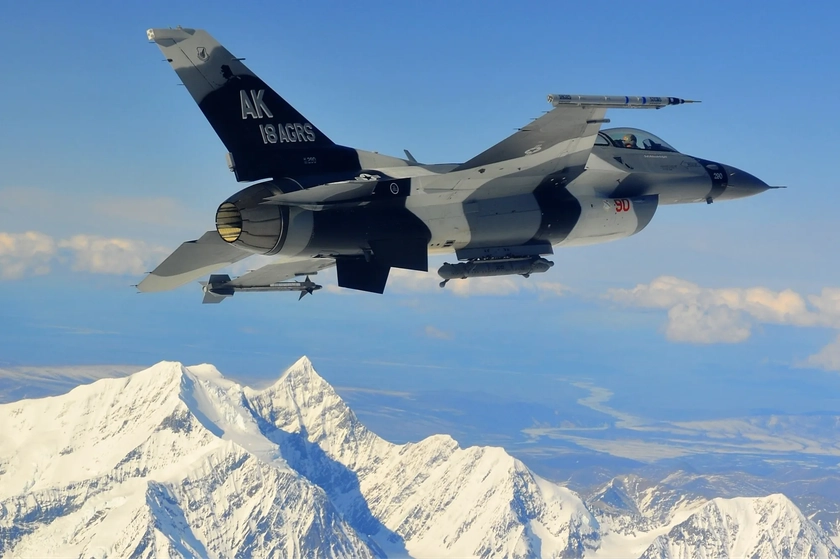 Air Force Official: Ukraine to Protect Its F-16 Fighter Fleet by Basing Planes ‘in Other Countries’