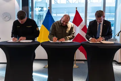 Данія першою з країн НАТО інвестуватиме у виробництво зброї в Україні