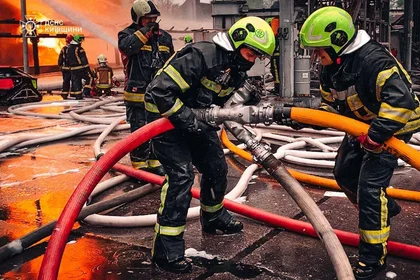 На Київщині загасили пожежу після атаки 12 червня
