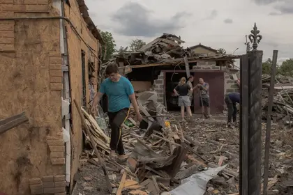 Russian Strike in East Ukraine Kills Four, Wounds Dozens