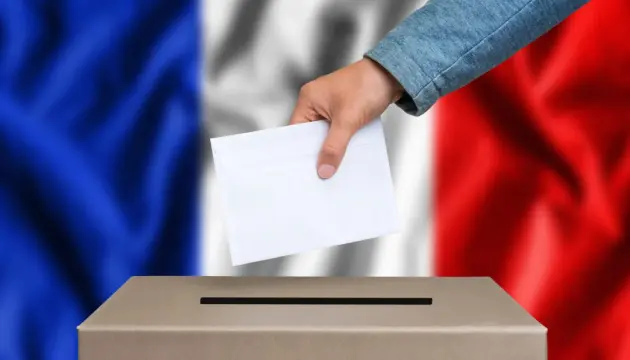 France Votes in Snap Polls as Far-Right Eyes Historic Win
