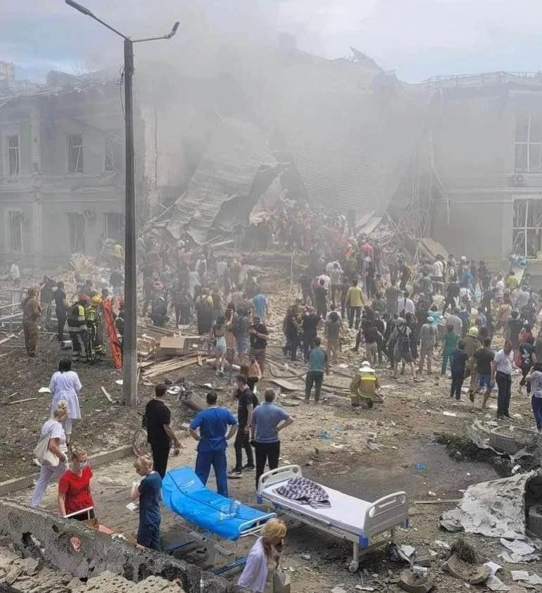 Україна закликає МАГАТЕ скликати засідання через удар Росії по “Охматдиту”