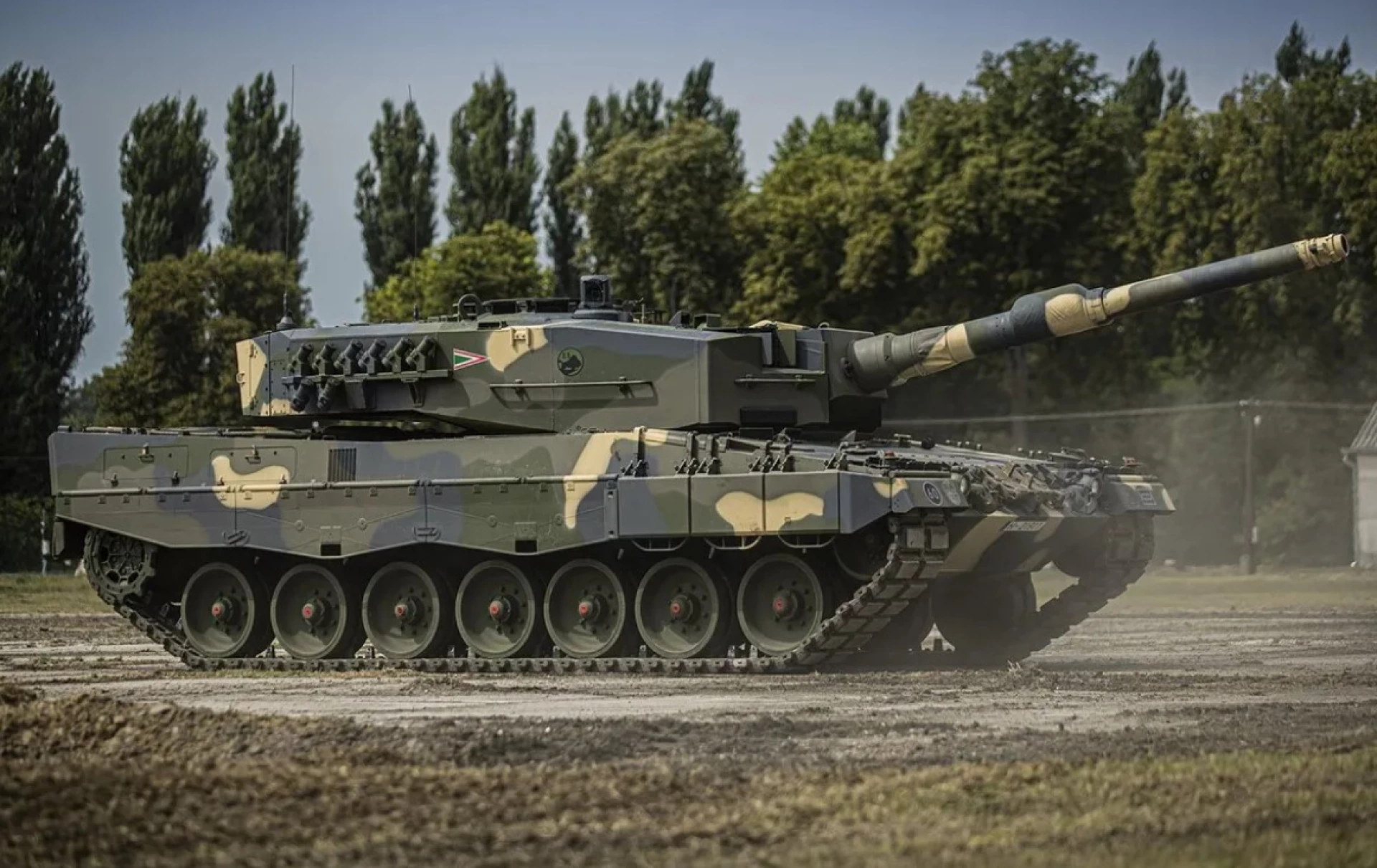 Іспанія передала Україні нову партію танків Leopard 2