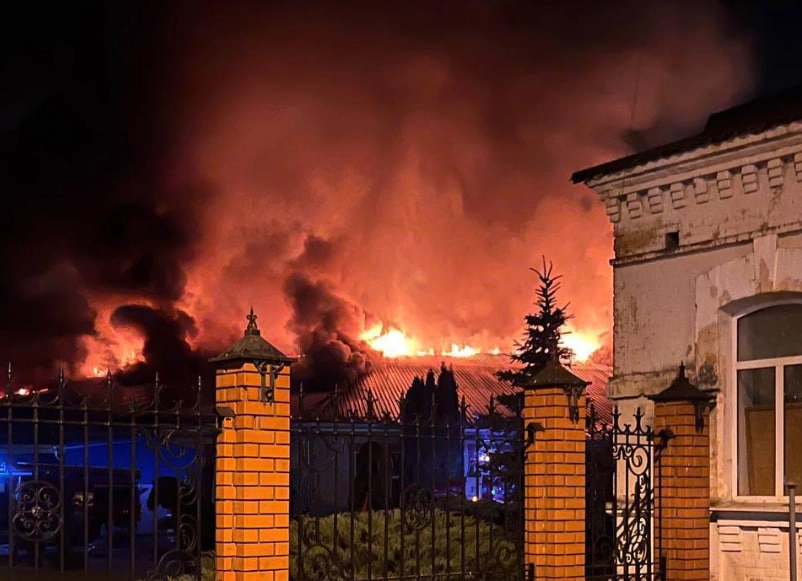 Дрони вдарили по заводу низьковольтної апаратури в Курській області РФ