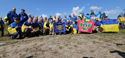 95 Ukrainian Defenders Return Home From Russian Captivity