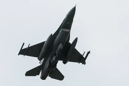 В Україну прибула перша партія винищувачів F-16 – ЗМІ