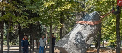 Russians in Luhansk Dismantle Monuments to Victims of Holodomor