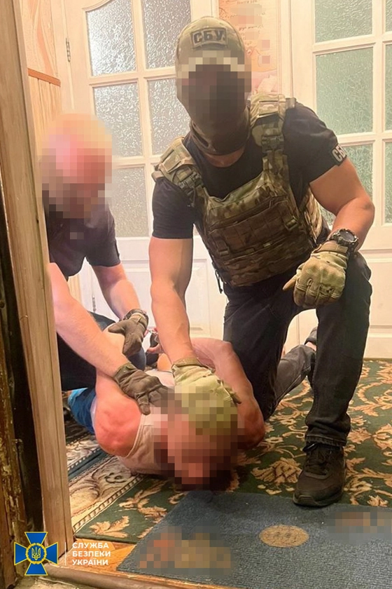 СБУ затримала диверсанта, який підпалив у Києві релейну шафу Укрзалізниці