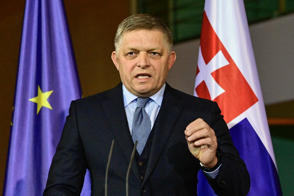 Slovenský premiér kritizuje sankcie uvalené ukrajinskou spoločnosťou Lukoil za zastavenie toku ropy