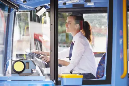 В Україні жінок безкоштовно навчатимуть на водіїв міських автобусів