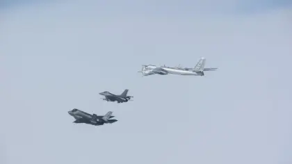 Бомбардувальники Китаю та РФ провели спільне патрулювання поблизу Аляски